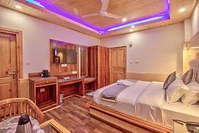 OnlyStay Surya Mall Road Manali