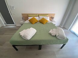 Onlyroomsrho