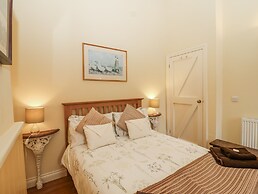 Flagstaff Cottage