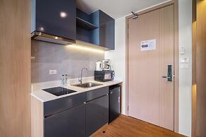 Wyndham Garden 1220 Modern Studio Next to Naitho