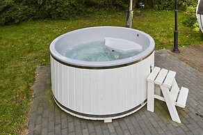 Comfortable Holiday Home, Pool, Sauna, Jacuzzi