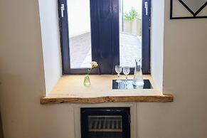 3 Bed House - Sea Views, Balcony, Parking, Pets