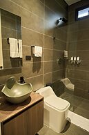 Roka Hotel