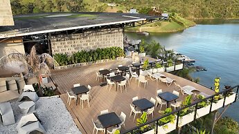 Roka Hotel