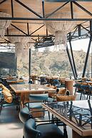 Roka Hotel