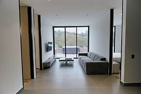 Roka Hotel