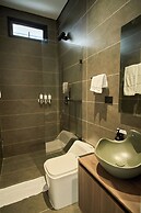 Roka Hotel