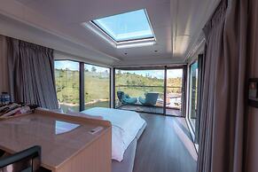 Roka Hotel