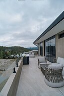 Roka Hotel