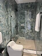 Roka Hotel