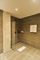 Roka Hotel