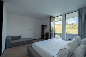 Roka Hotel