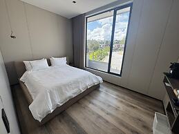Roka Hotel