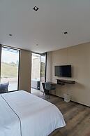 Roka Hotel