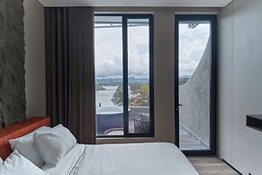 Roka Hotel