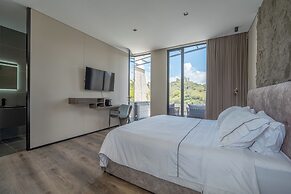 Roka Hotel