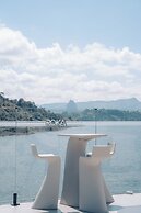 Roka Hotel