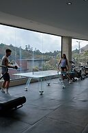 Roka Hotel