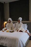 Roka Hotel