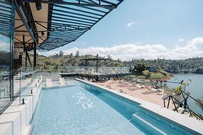 Roka Hotel