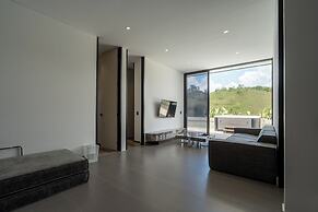 Roka Hotel