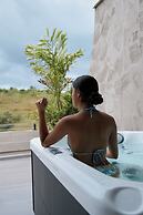 Roka Hotel