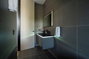 Roka Hotel