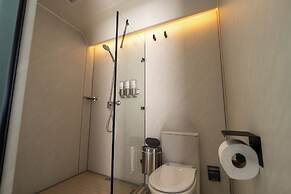 Roka Hotel