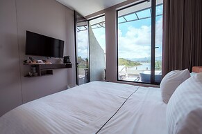 Roka Hotel
