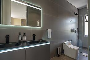 Roka Hotel