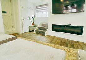 Spacious & Luxury 2BR Flat in Calverton