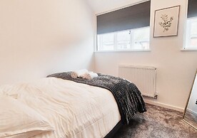 Spacious & Luxury 2BR Flat in Calverton