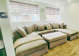 Spacious & Luxury 2BR Flat in Calverton