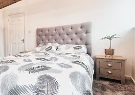 Spacious & Luxury 2BR Flat in Calverton