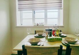 Spacious & Luxury 2BR Flat in Calverton