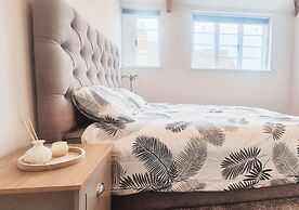 Spacious & Luxury 2BR Flat in Calverton