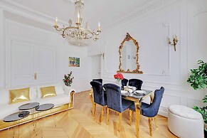 Luxury 2bdr/6p Apartment - Arc de Triomphe