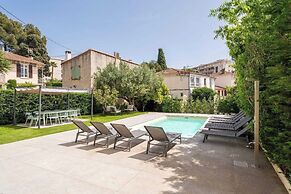 Superb Villa With Swimming Pool & Wellness Area