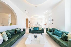 Superb Villa With Swimming Pool & Wellness Area