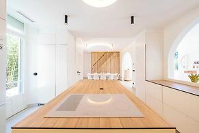 Superb Villa With Swimming Pool & Wellness Area