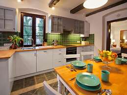 Large Holiday Home, Summer Pool, Sauna, Whirlpool
