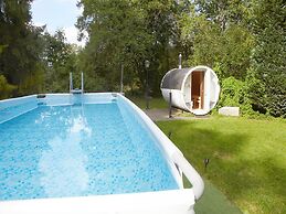 Large Holiday Home, Summer Pool, Sauna, Whirlpool