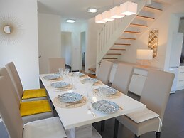 Holiday Home With Partial sea View, Douarnenez