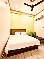 HOTEL THE SGS INN