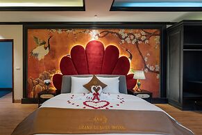 Grand Luxury Hotel
