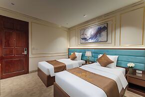 Grand Luxury Hotel