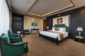 Grand Luxury Hotel