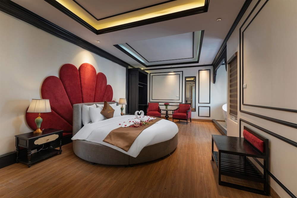 Grand Luxury Hotel