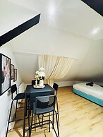 Comfortable 5 BR Apt near Schonbrunn