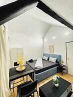 Comfortable 5 BR Apt near Schonbrunn